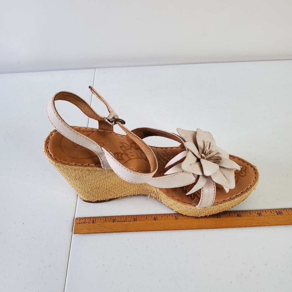 Born Lovina Floral Wedge Sandal Size 9 Cream Leather Raffia Platform Shoes - Picture 10 of 15